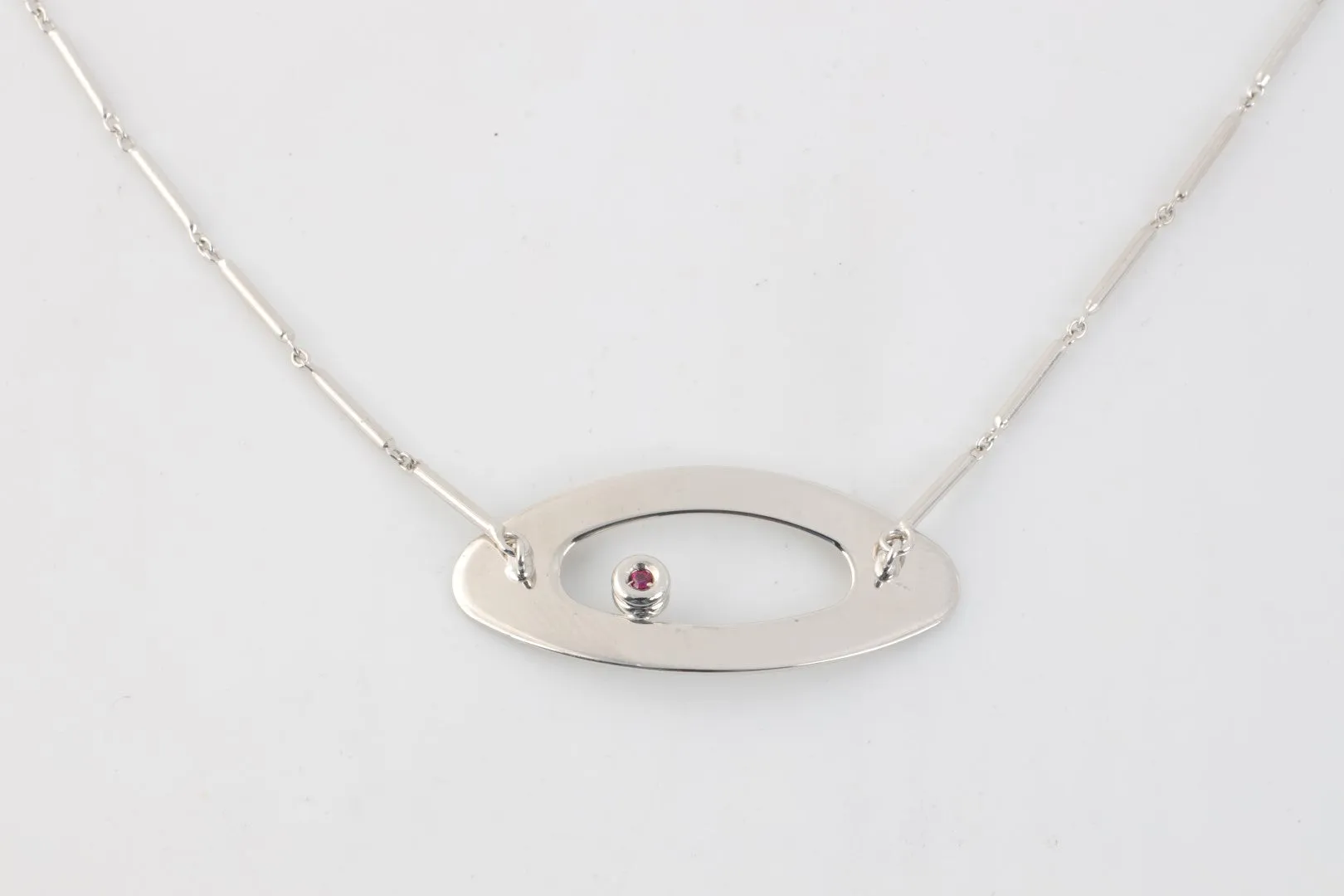 16'' Roberto Coin 18k White Gold Chic and Shine 0.05tcw Ruby Necklace (7.66g.)