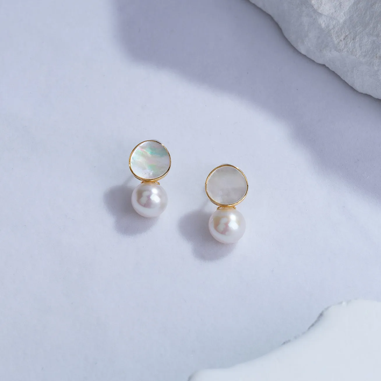 18k Gold Freshwater Pearl Earrings KE00112