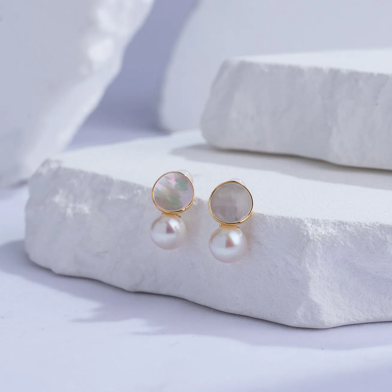 18k Gold Freshwater Pearl Earrings KE00112