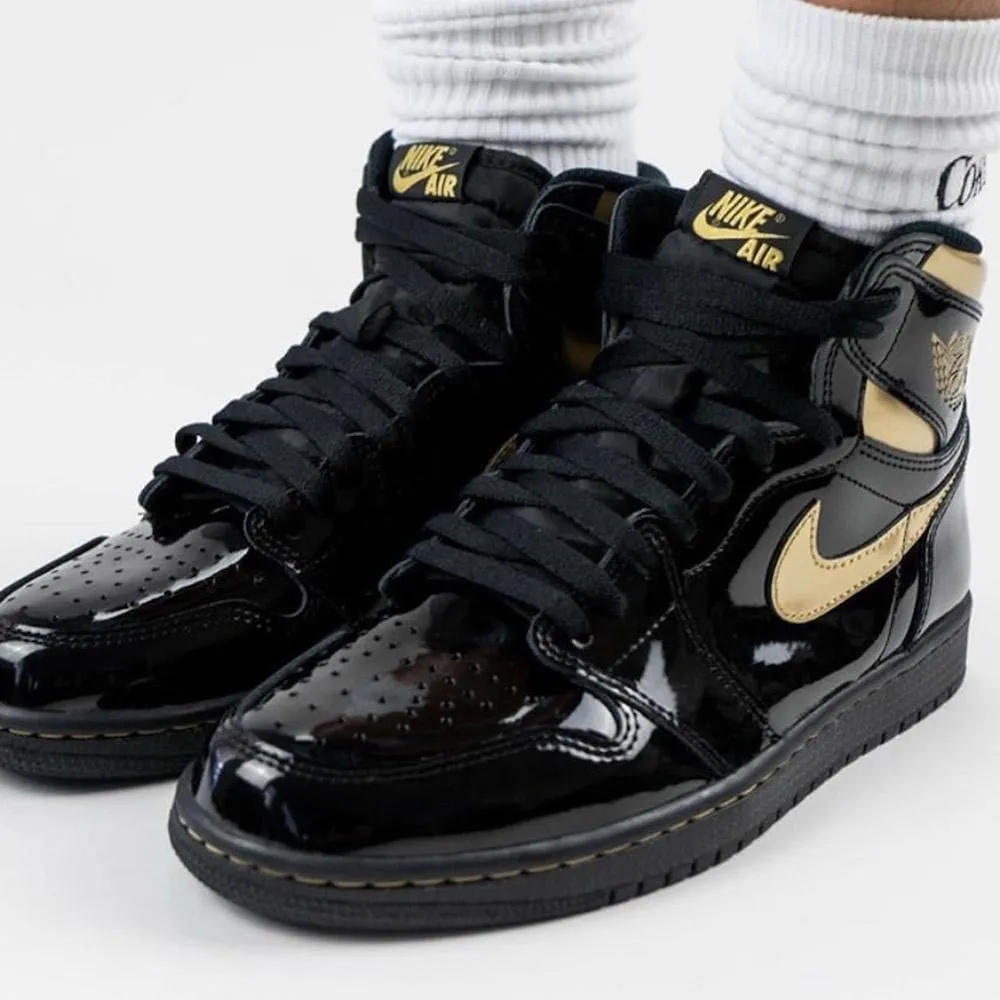 Air Jordan 1 Retro High OG 'Black Metallic Gold'