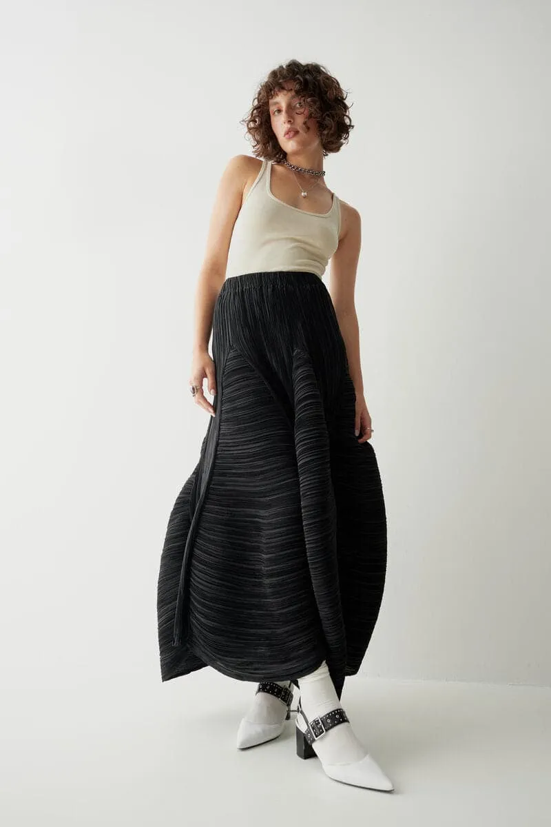 BLACK A-LINE MAXI PLEATED SKIRT