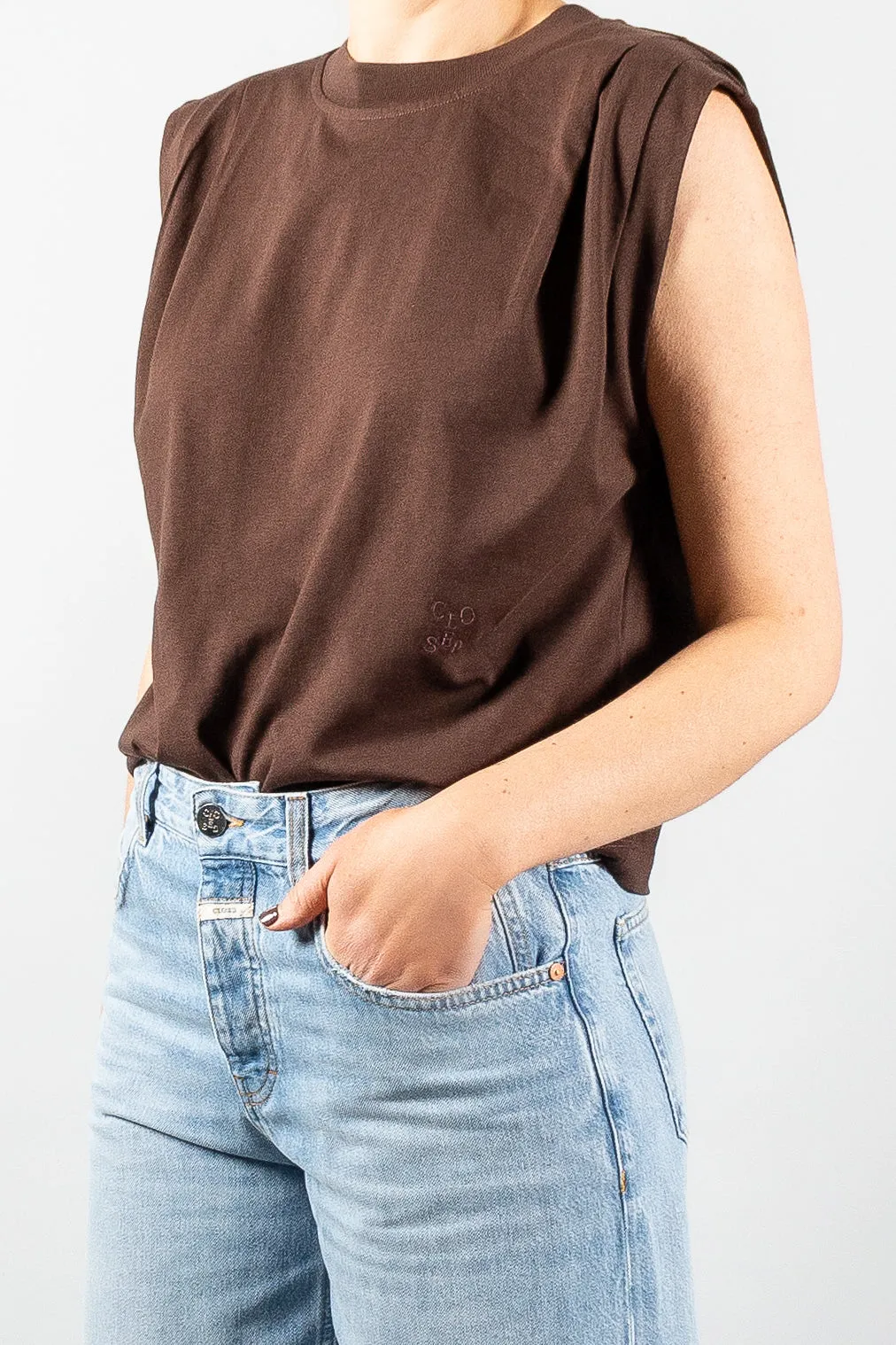 Closed Pleated Sleeveless T-Shirt