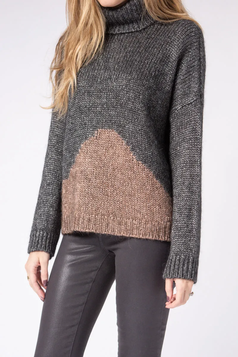 Colorblock Turtleneck Sweater in Anthracite