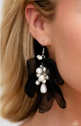 Cosmopolitan Charisma Black-Earrings