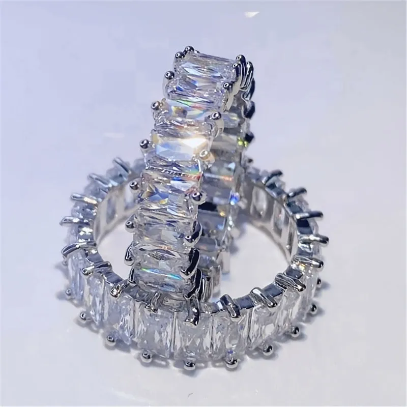 Elegant and Timeless Zircon Wedding Ring for Women - Size 6-10