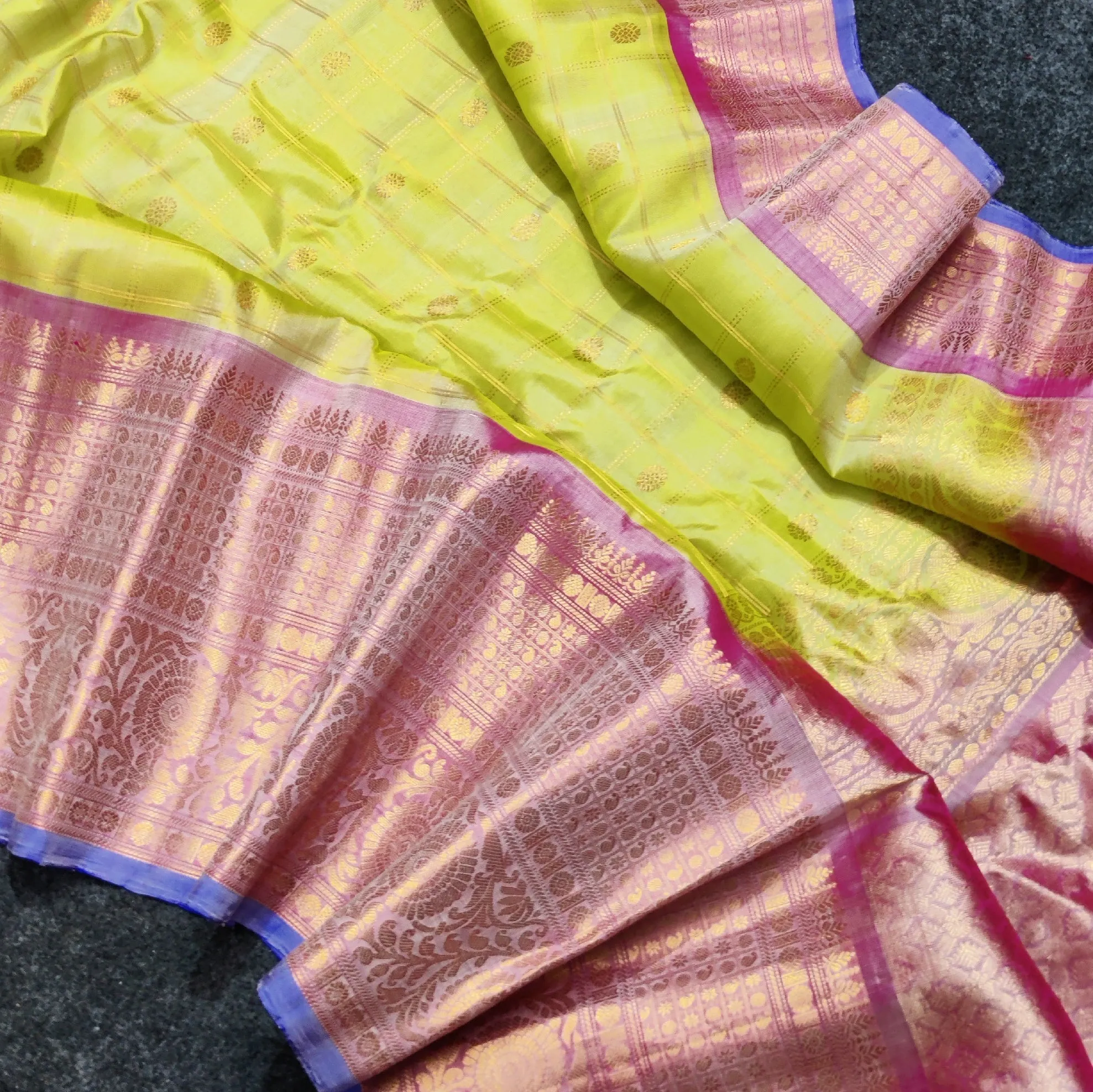 Gadwal Puresilk check sarees - GPS58