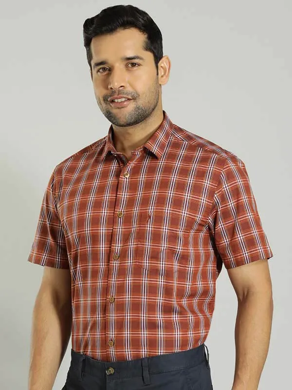 Men Checked Half Sleeve Cotton Blend Shirt