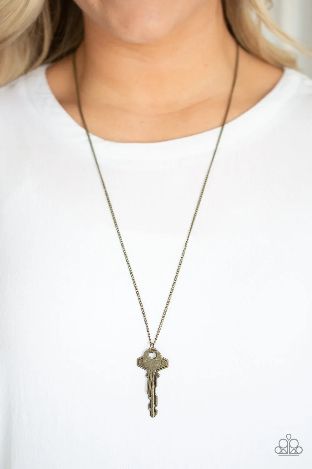 The Keynoter Brass Necklace Set